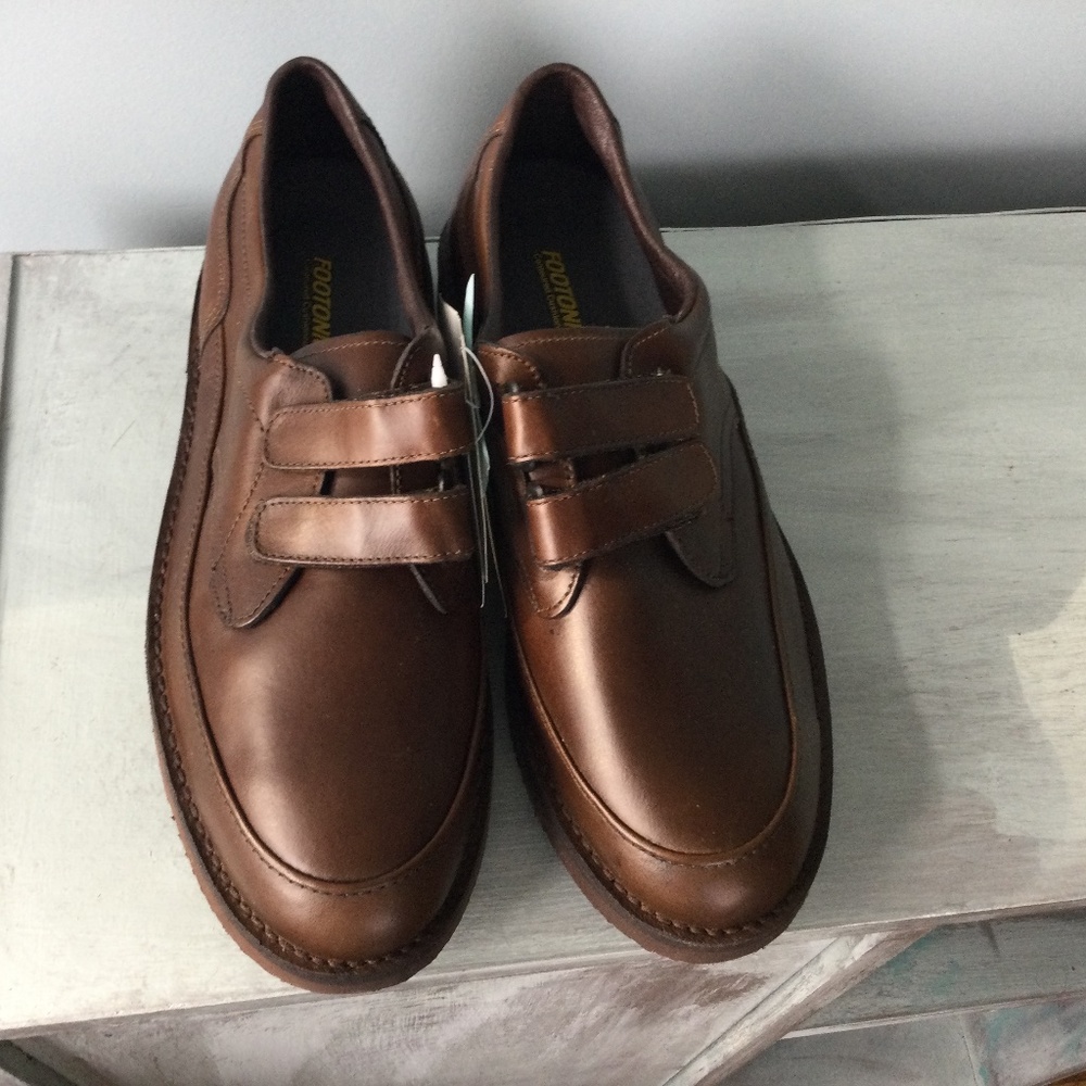 THE  WALKABOUT MEN’S COMFORT ATHLETIC Walking Shoes SIZE 8 1/2 Wide